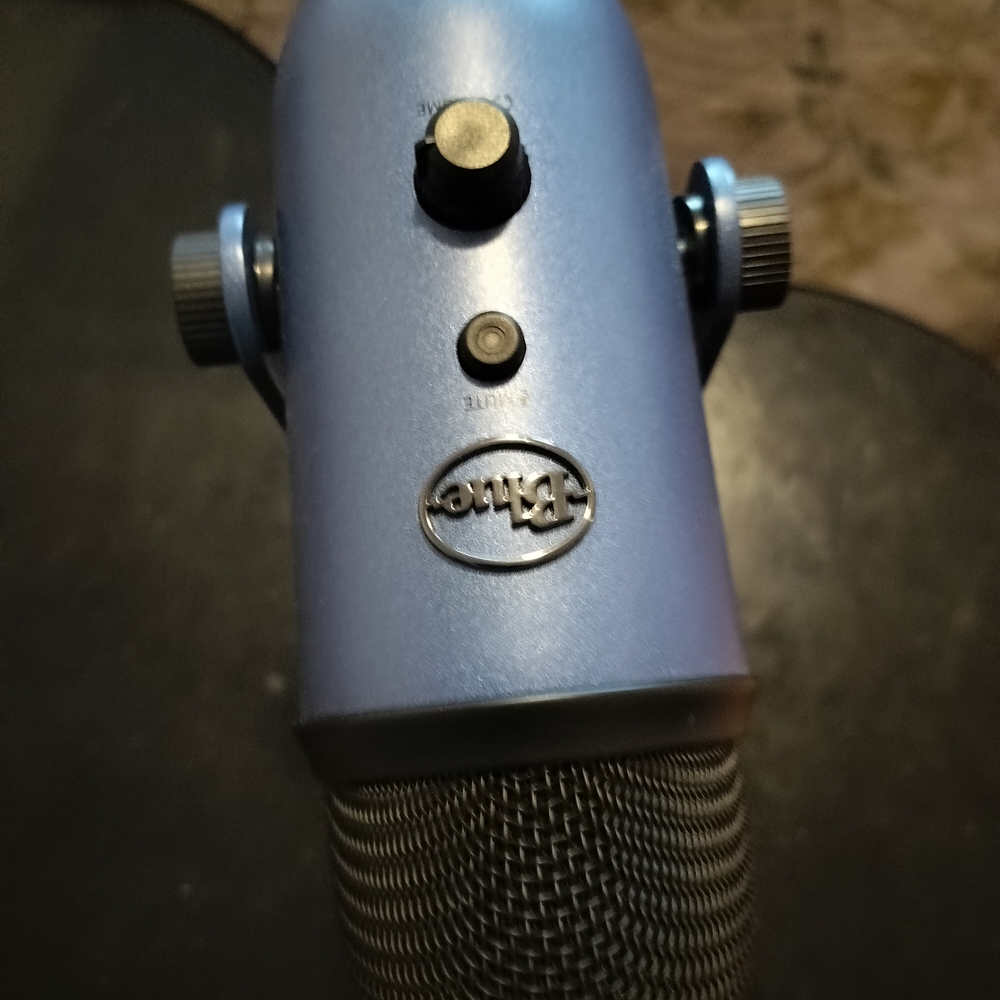 Silver USB Microphone for Computers with Gain Control